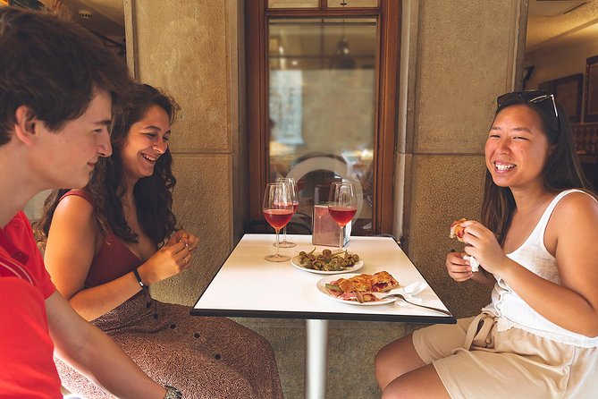San Sebastian Pintxos Tour for Gourmets in the Old Town - The 7:00 pm timing and meeting point that keep things easy