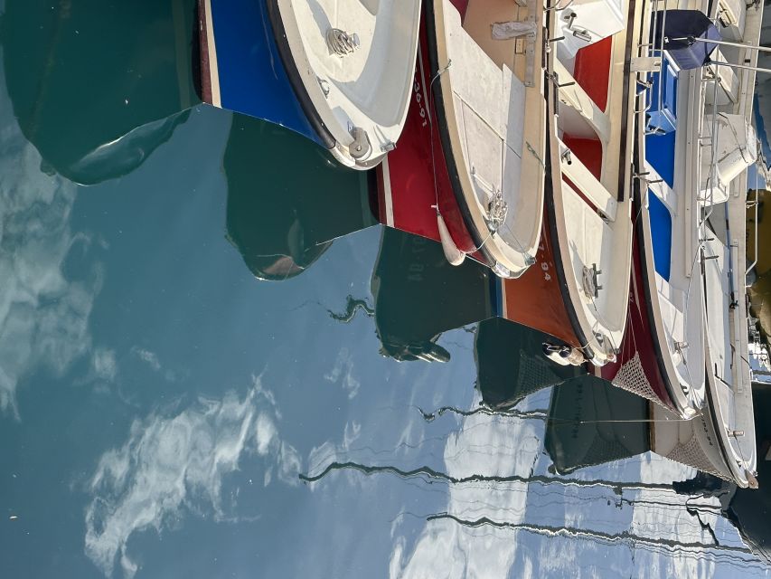 San Sebastian: Sustainable Catamaran Cruise with Audio Guide - Kursaal, Oteiza, and Peine del Viento from the sea