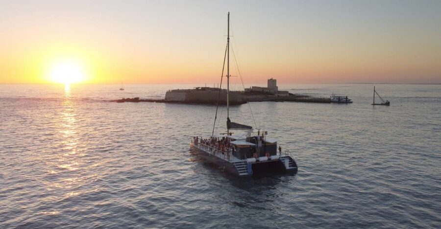 Sancti Petri: Sunset Catamaran Cruise - Sancti Petri Castle Views Without the Effort