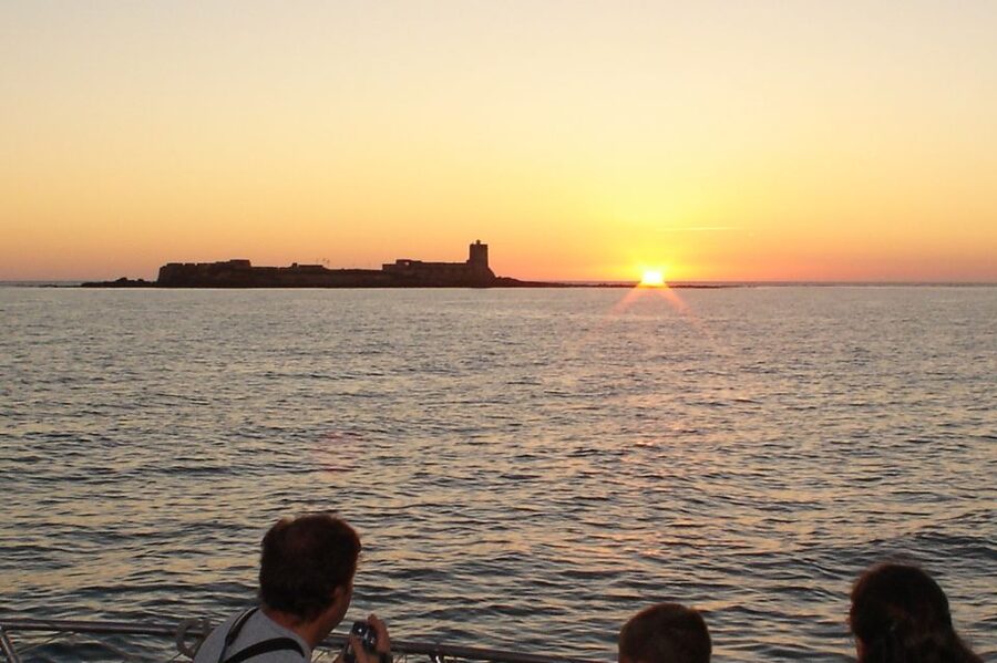 Sancti Petri: Sunset Catamaran Cruise - Comfort and Group Vibes on a Shared Catamaran Cruise