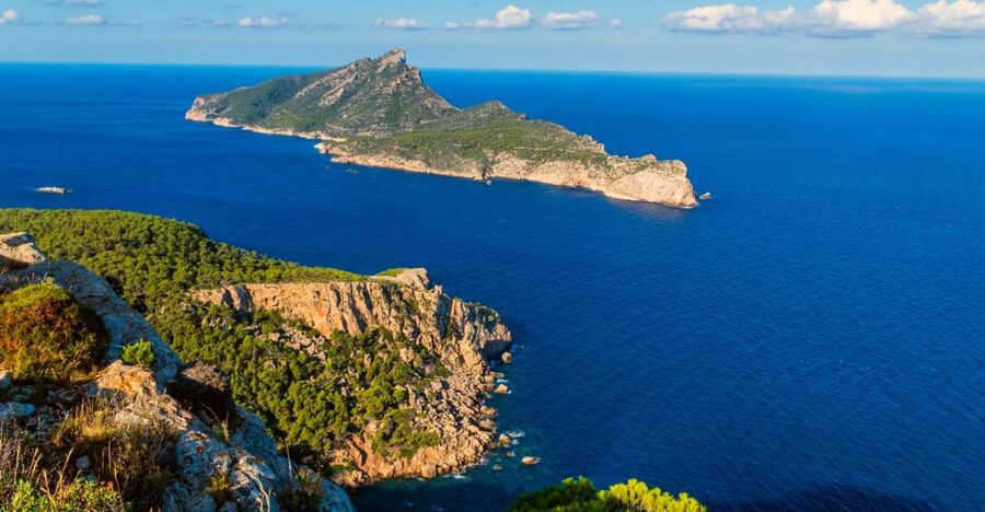 Santa Ponta/Peguera: Dragonera Island Cruise with Swim Stop - Arriving at Dragonera Island: Uninhabited Nature and Pirate Stories