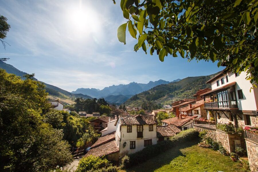 Santander: Picos, Santo Toribio Monastery and Potes Day Tour - Picos de Europa by cable car: what you’re really paying for