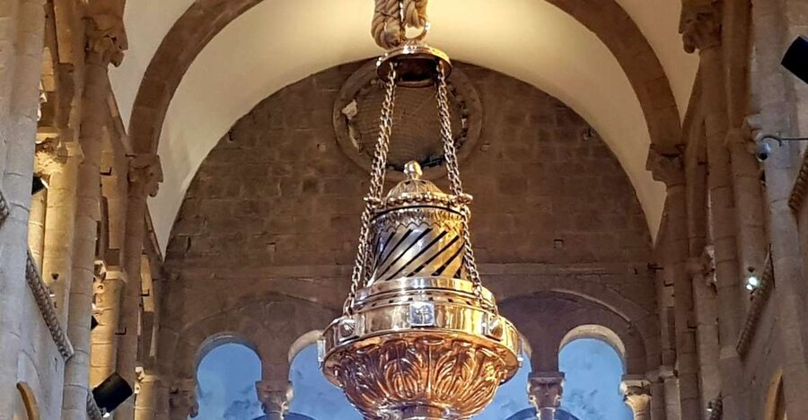 Santiago: Cathedral & Museum Tour + Pórtico of Glory Option - Guided Cathedral time: spotting Romanesque details that otherwise slide by
