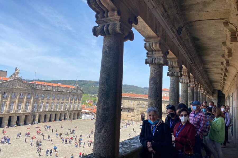 Santiago: Cathedral & Museum Tour + Pórtico of Glory Option - Chapel of Relics and Royal Pantheon: the meaning behind the grandeur