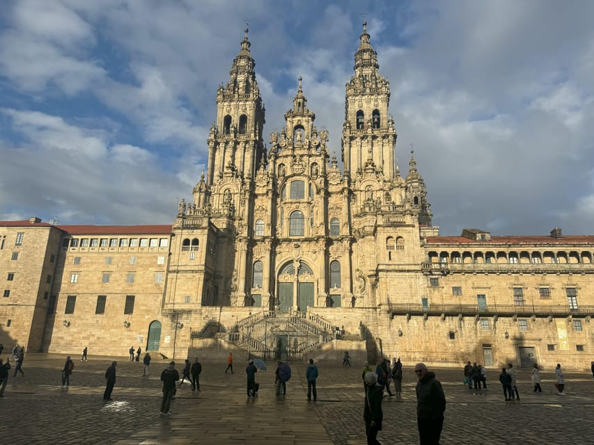 Santiago de Compostela Cathedral and Museum Guided Tour - From museum rooms to the cathedral naves and chapels around the main altar