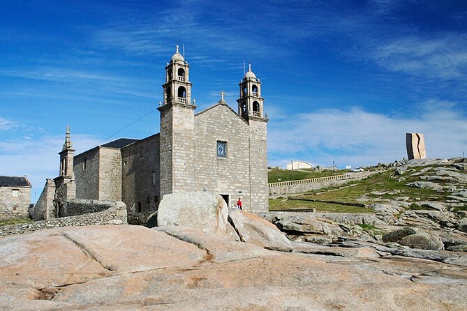 Santiago de Compostela: Finisterre, Costa da Morte, Ézaro, Muros & Carnota - Stop 3: Ézaro waterfall where the river meets the sea