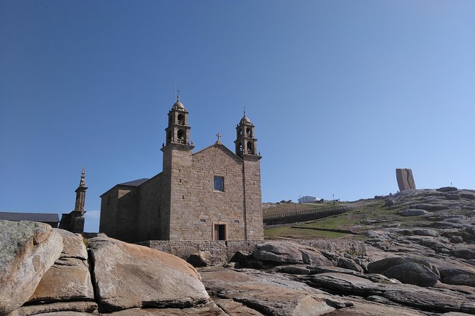 Santiago de Compostela: Finisterre, Muxía & Costa da Morte - Stop 2, Muros: fishing-port atmosphere and a walk through the old center