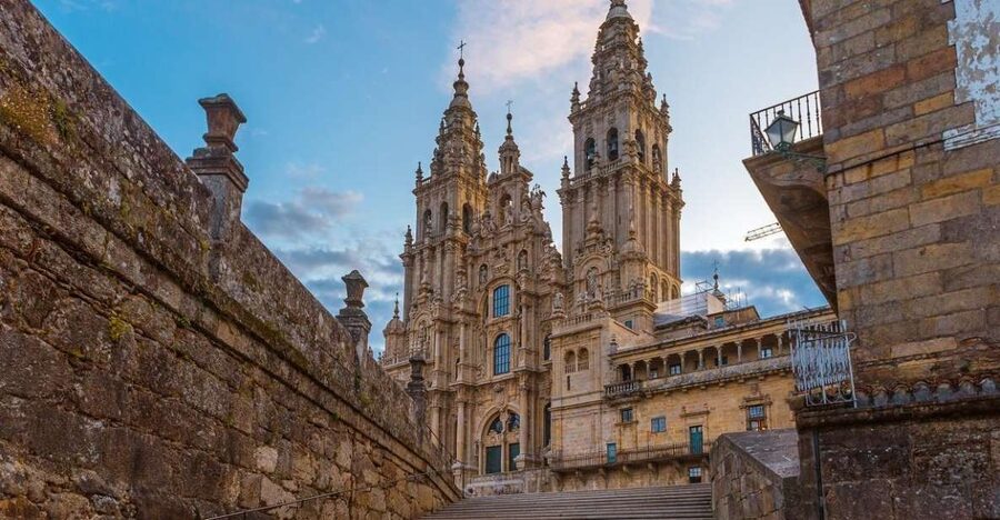 Santiago de Compostela Full-Day Tour From Porto - Valença do Minho fortress walls: the border stop I didn’t expect to love
