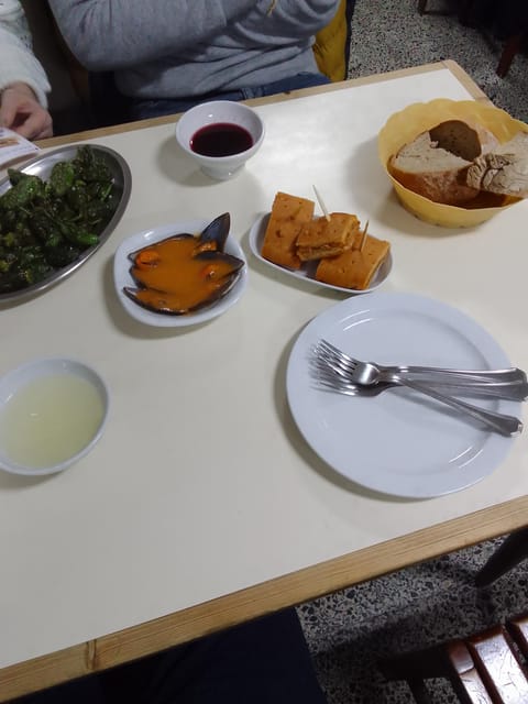 Santiago: Guided Foodie Tour with Drinks, Tapas & Live Music - Price and Logistics: Is $47 a Fair Deal for 2.5 Hours?