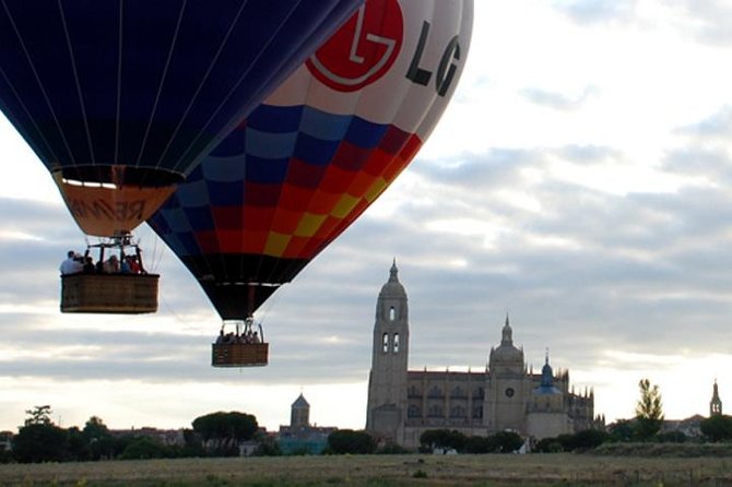 Segovia from the Skies: Sunrise Balloon Ride - Watching the Balloon Team Work: Why the Waiting Part Feels Like Half the Fun