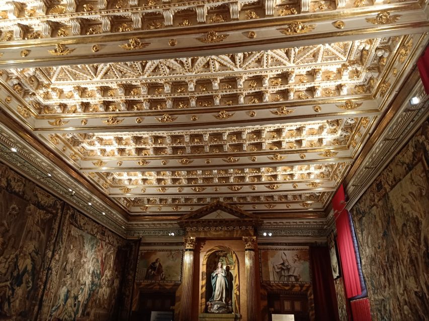 Segovia: Guided Walking Tour with Cathedral & Alcázar Entry - Who This Tour Suits Best (And Who Might Want to Skip It)