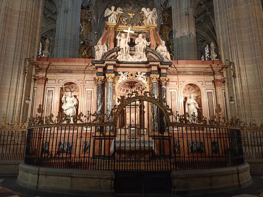 Segovia: Guided Walking Tour with Cathedral & Alcázar Entry - Toward Plaza Mayor: Built-In Focus and Photo Time