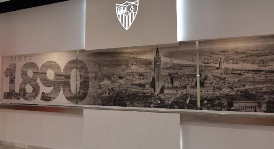 Sevilla: Ramón Sánchez Pizjuán Stadium Entry Ticket - Locker room to pitch tunnel: the big moment for fans of the sport