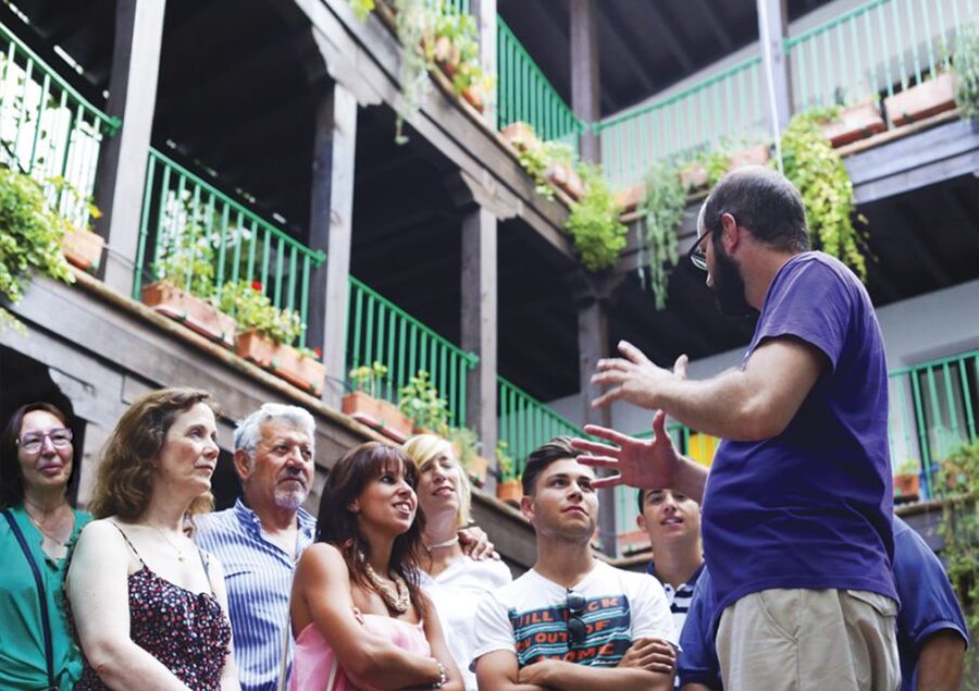 Seville: 1-Hour Walking Tour Barrio de Santa Cruz - Walking the Old Jewish Quarter Streets the Way a Storyteller Sees Them