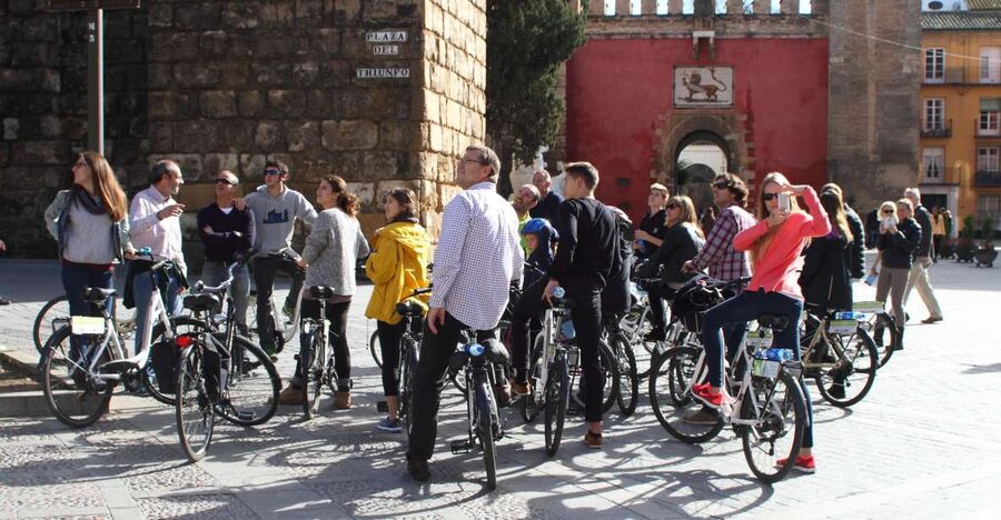 Seville: 3–Hour Sightseeing Tour - Meeting at Centerbici, Then a Patio Welcome
