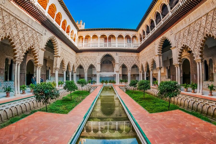 Seville: Alcázar Guided Palace Tour with Priority Access - Courtyards and Chambers, Where the Layout Matters