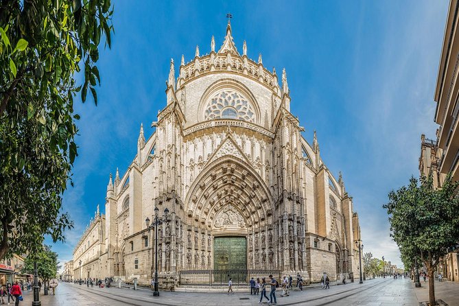 Seville & Alcazar Skip the Line from Cadiz Port (Cruisers Only) - Seville Cathedral and Giralda: A Brief Panoramic Look That Still Satisfies