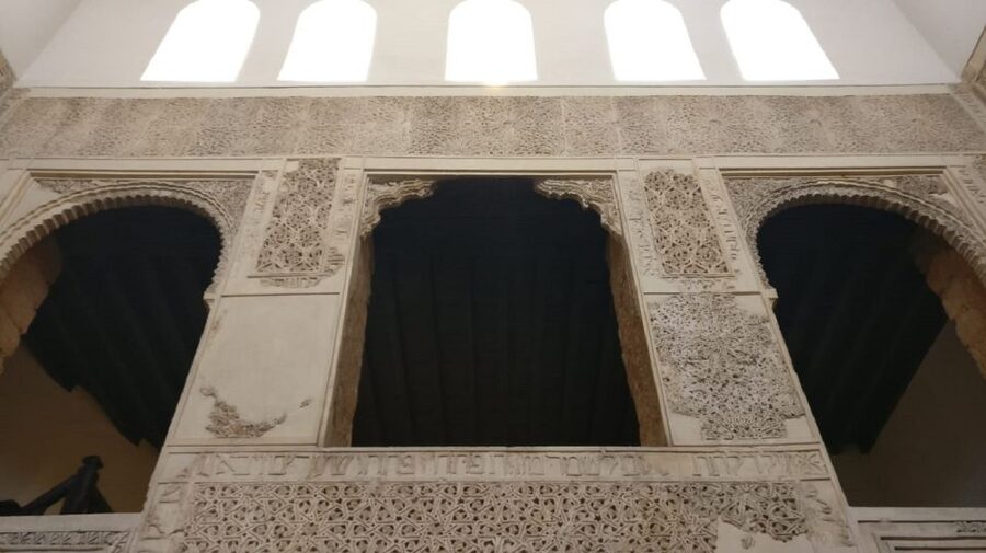 Seville: Alcázar Tour with Tickets Included - The underground cisterns: the surprise stop that makes sense