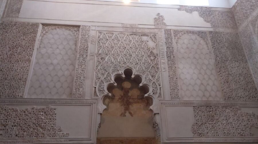 Seville: Alcázar Tour with Tickets Included - Gardens and courtyards: why your tour shouldn’t end at the palace rooms
