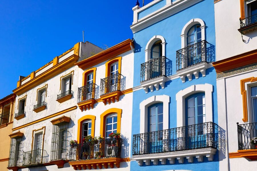 Seville: Authentic and Romantic Horse-Drawn Carriage Ride - Pickup and drop-off: why central meeting points matter