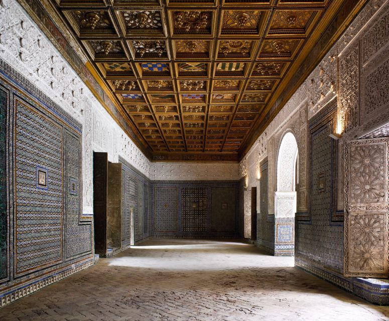 Seville: Casa de Pilatos Ground Floor Entry Ticket - Marble Gate to Courtyard: Roman Emperors and the Andalusian Fountain Rhythm