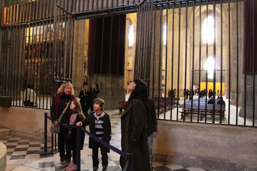Seville: Cathedral and Giralda Skip-the-line Guided Tour - Why Seville Cathedral and the Giralda Tour Works So Well