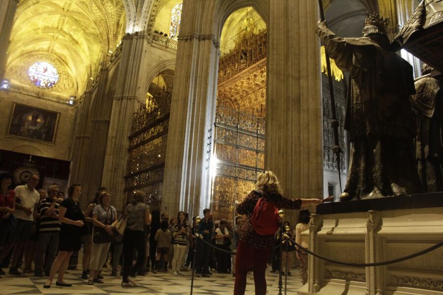 Seville: Cathedral and Giralda Skip-the-line Guided Tour - Entering Seville Cathedral: More Than Big Walls
