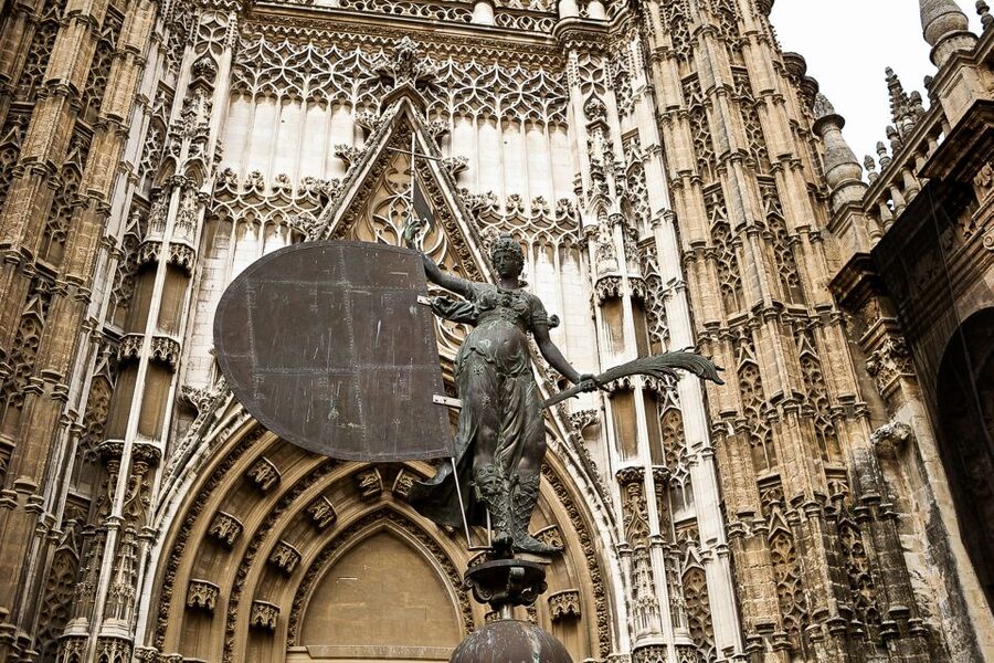 Seville: Cathedral and La Giralda Entry Ticket - Practical Stuff Before You Go: Dress Code and What Gets Restricted