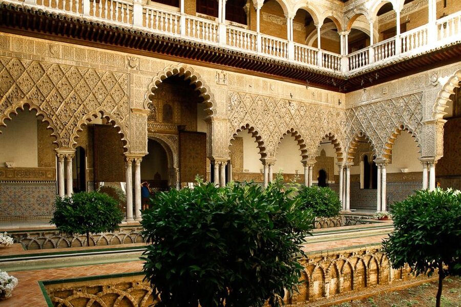 Seville: Cathedral, Giralda & Alcázar Guided Tour - Real Alcázar: the oldest European palace still in use