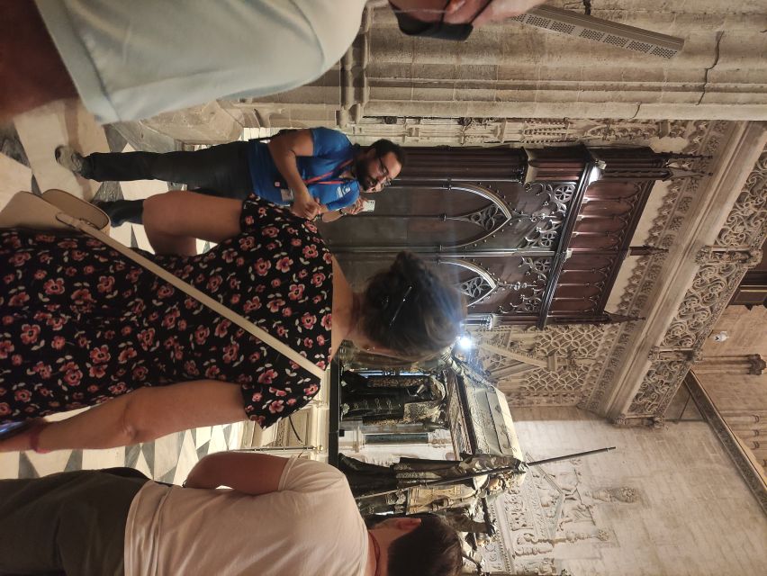 Seville: Cathedral, Giralda, and Alcazar Guided Tour - Real Alcázar: Where the Palaces Keep Changing Their Style