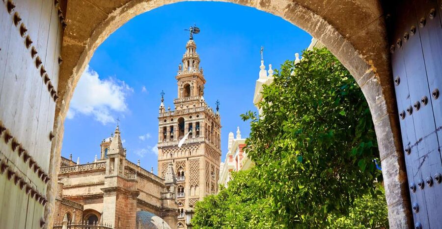 Seville: Cathedral, Giralda, and Alcazar Guided Tour - Seville Cathedral First, with Context that Makes the Size Make Sense