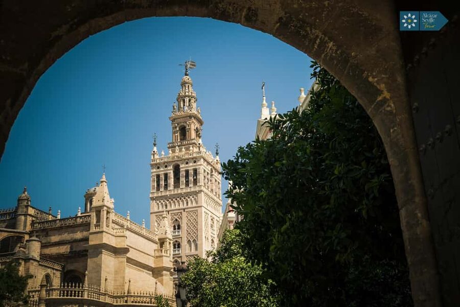 Seville: Cathedral, Giralda, and Royal Alcázar Guided Tour - What the Best Guides Do: Maria, Carmen, Alba, Anais