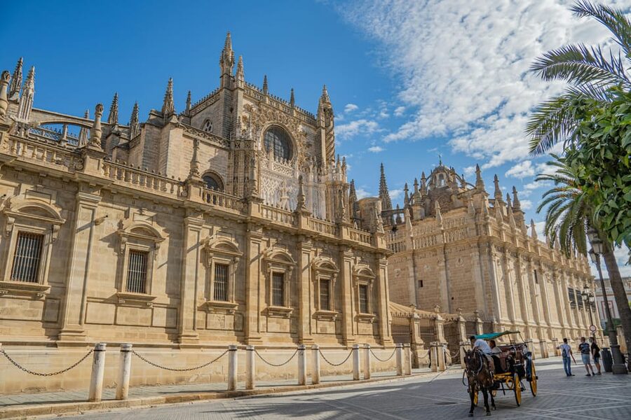 Seville: Cathedral & Giralda Guided Tour with Tickets - Why this Seville Cathedral and Giralda tour fits a busy day