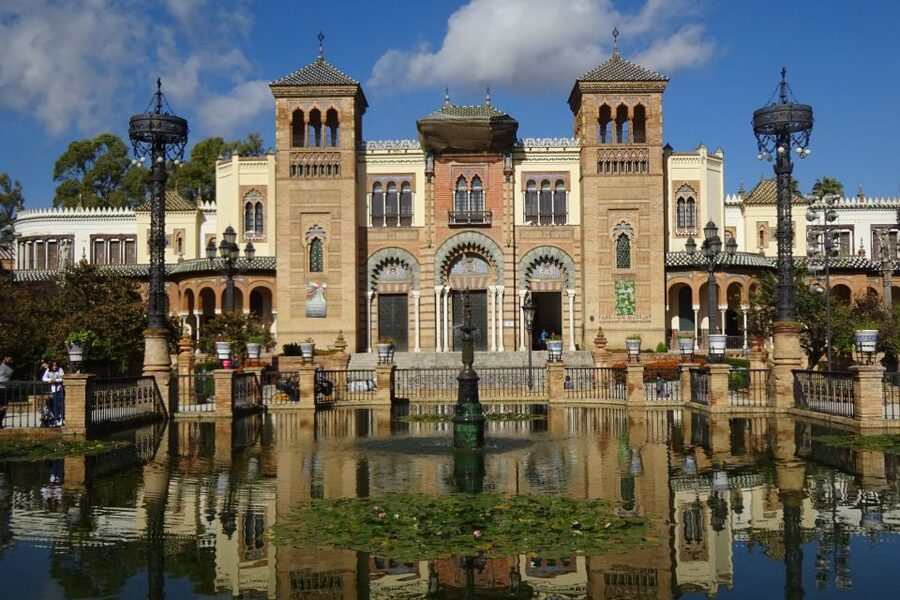 Seville: Electric Bike Tour in Small Group - Triana by bike: neighborhood time you can actually absorb