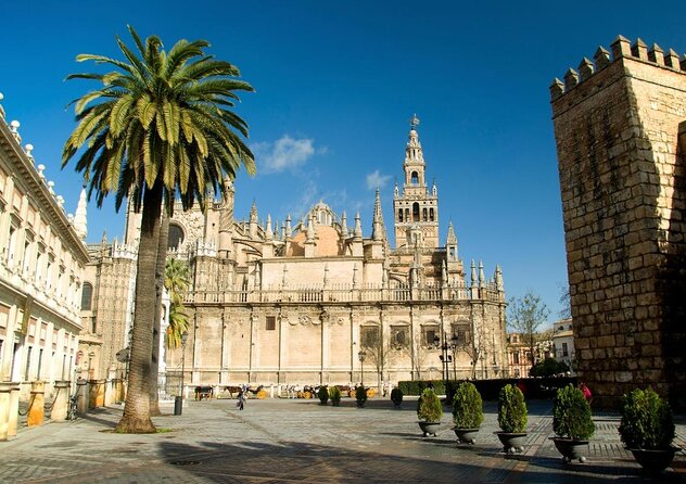 Seville Evening Historical Tour with Haunted History - Why Seville’s Haunted History Works at Night