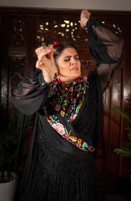 Seville: Flamenco Show at Tablao Almoraima in Triana - Finding Sala Flamenca Almoraima at Night (and Getting a Good Seat)