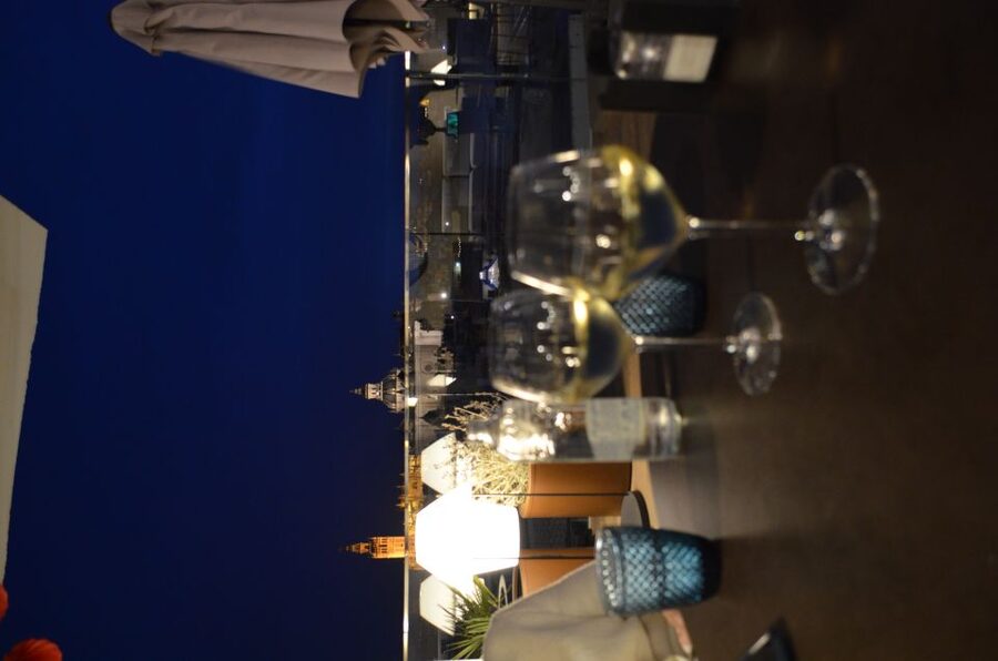 Seville: Flamenco Show & Roof Dinner with Cathedral Views - Roof dinner at 21:30: Hotel Abba Sevilla and Cathedral views
