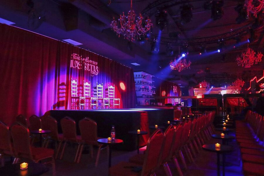 Seville: Flamenco Show Ticket at Tablao Flamenco Las Setas - The pre-show experience: cocktail, atmosphere, and how the room works