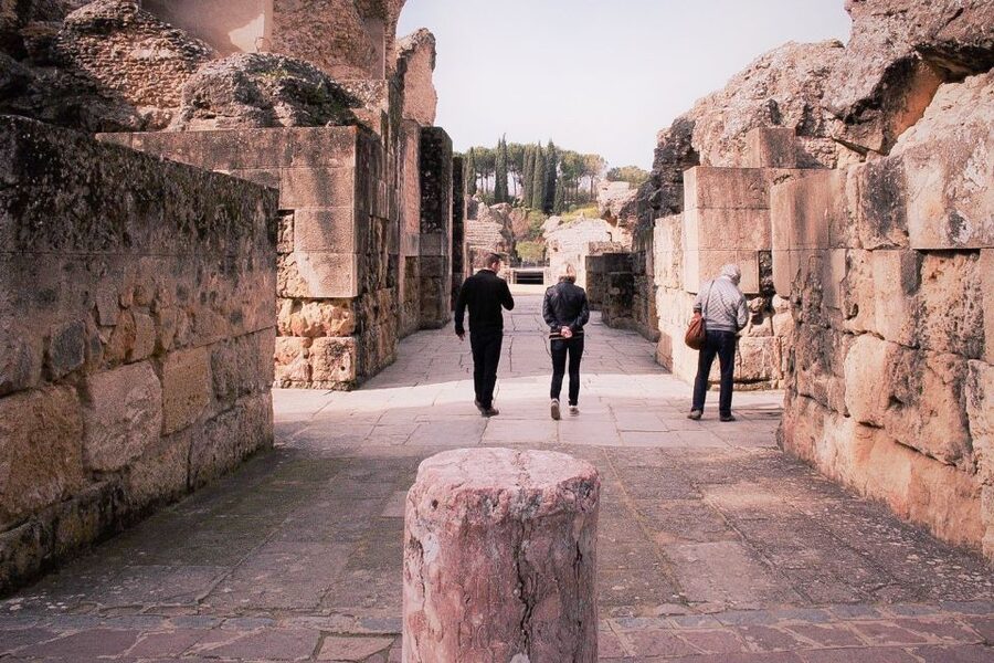 Seville: Game of Thrones and Roman Empire Italica Tour - Casa del mosaico planetario: when Roman art grabs your attention