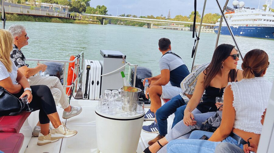 Seville: Guadalquivir River Boat Tour - The Guadalquivir route, stop by stop: bridges, photos, and the riverfront story
