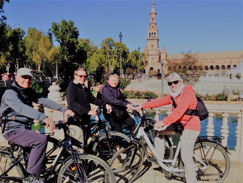 Seville: Highlights Bike Tour with Local Guide - Meeting up, bike choices, and setting yourself up for an easy ride