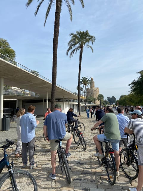 Seville: Highlights City Bike Tour - E-bikes or regular bikes, and how flat streets change the game