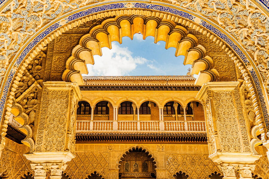 Seville: Priority Access Cathedral, Giralda & Alcázar Tour - Licensed Guide, Audio Headsets, and Crown Tours App Support