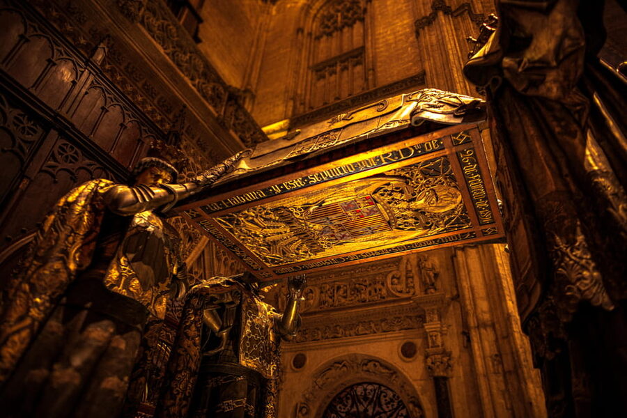 Seville: Priority Access Cathedral, Giralda & Alcázar Tour - Price and Value: What $64 Buys You in Seville Time