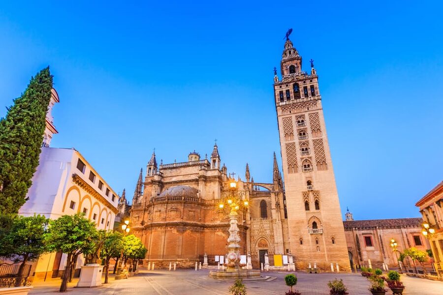 Seville: Priority Access Cathedral & Giralda Tour - Panoramas After the Tour: Best Way to Use Your Extra Minutes
