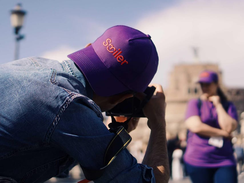 Seville: Professional Photoshoot at Plaza de España - Who should book this photoshoot in Seville?