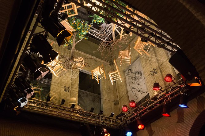 Seville: Puro Flamenco Show - Museo del Baile Flamenco - What you will actually see: Alegrías, costumes, castanets, and live music