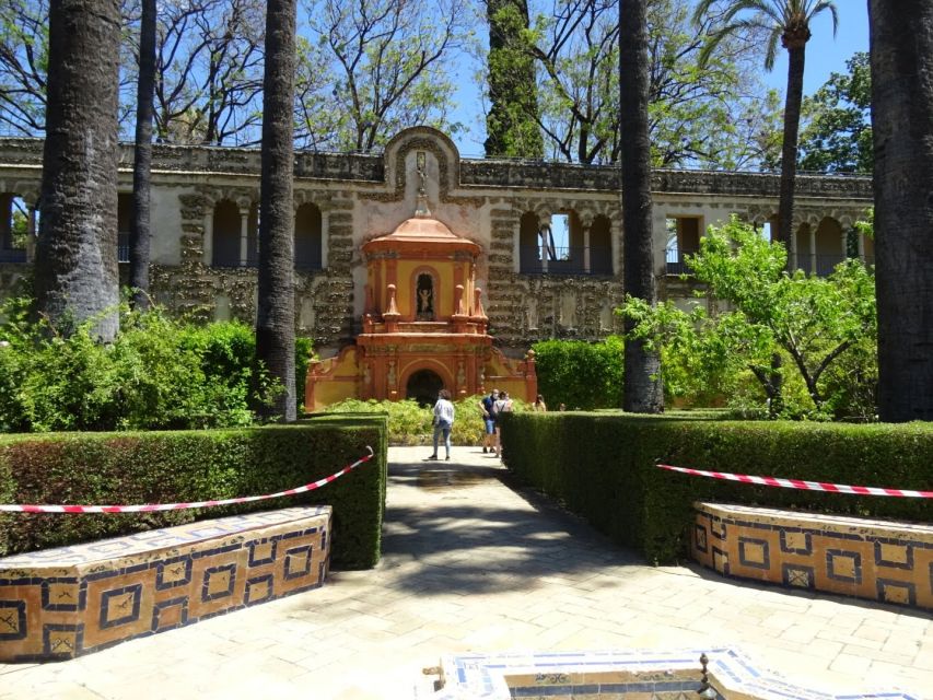 Seville: Small-Group Alcázar Guided Tour & Entry Ticket - House of Trade and Admiral’s Room, Seville’s Global Moment