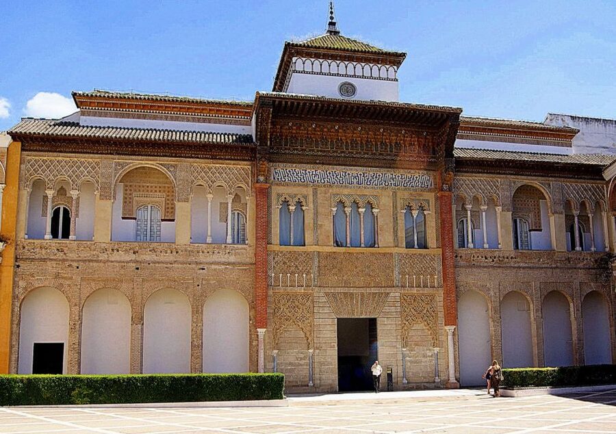 Seville: Small-Group Alcázar Guided Tour & Entry Ticket - The Mudejar Palace Built by Peter I: Moorish and Christian in One Structure