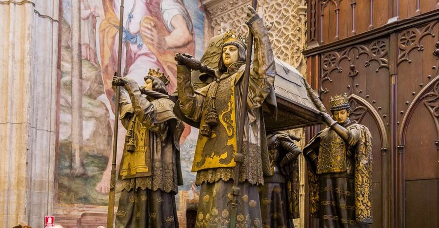 Seville: Small-Group Cathedral and Giralda Tour with Tickets - Why Seville Cathedral plus the Giralda is the best combo deal